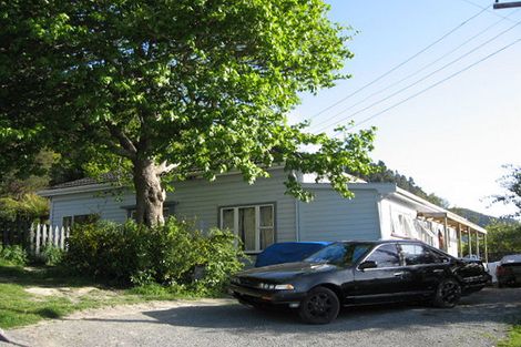 Photo of property in 2/27 Lincoln Street, Picton, 7220