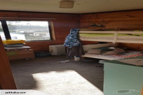 Photo of property in 21a Fernhaven Grove, Newlands, Wellington, 6037