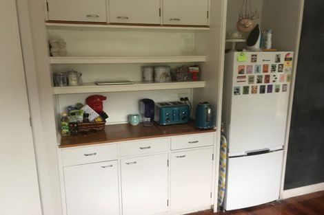 Photo of property in 4 Highland Avenue, Titirangi, Auckland, 0604