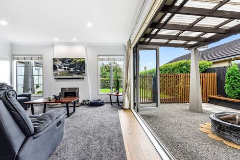 Photo of property in 43 The Esplanade, Huntington, Hamilton, 3210