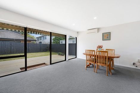 Photo of property in 21a Eastern Beach Road, Eastern Beach, Auckland, 2012