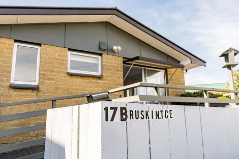 Photo of property in 17b Ruskin Terrace, Caversham, Dunedin, 9012