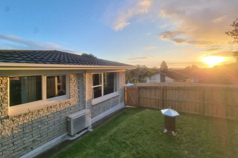 Photo of property in 1/6 Segedin Place, Glenfield, Auckland, 0629
