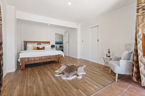 Photo of property in 1/100 Titirangi Road, New Lynn, Auckland, 0600