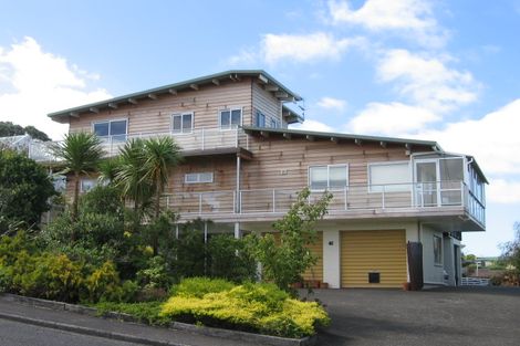 Photo of property in 1/41 Seaview Road, Castor Bay, Auckland, 0620