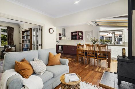 Photo of property in 10 Donald Crescent, Karori, Wellington, 6012