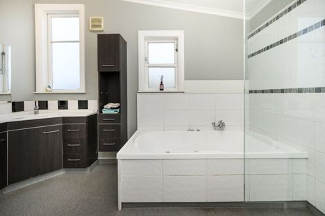 Photo of property in 321 Newbury Line, Bunnythorpe, Palmerston North, 4478