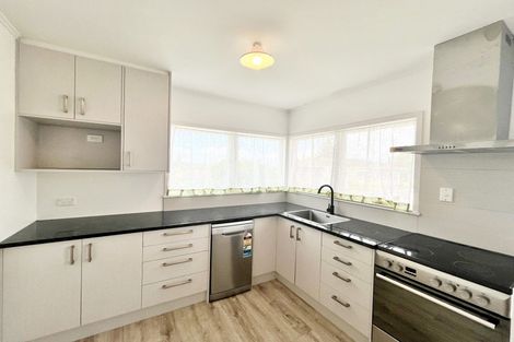 Photo of property in 2/8 Manuka Road, Glenfield, Auckland, 0629