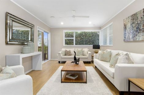 Photo of property in 8 Intrepid Place, Torbay, Auckland, 0630