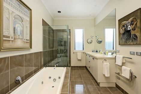 Photo of property in 16 Hunter Drive, Awatoto, Napier, 4110