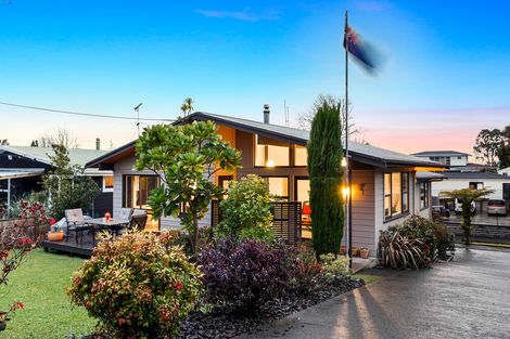 Photo of property in 108 Cliff View Drive, Green Bay, Auckland, 0604