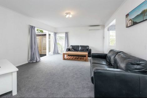 Photo of property in 21 Minaret Drive, Bucklands Beach, Auckland, 2014