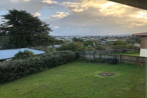 Photo of property in 19c Te Anau Place, Pakuranga Heights, Auckland, 2010