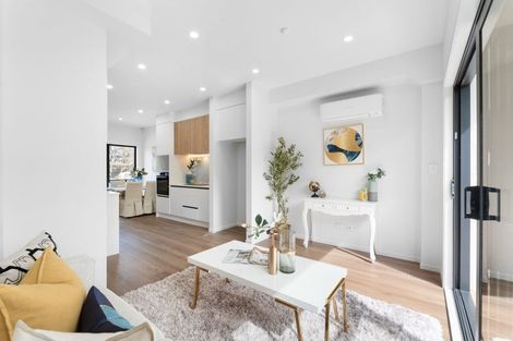 Photo of property in 16 Saint Catherine Crescent, West Harbour, Auckland, 0618