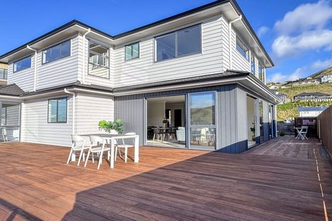 Photo of property in 142 Amesbury Drive, Churton Park, Wellington, 6037