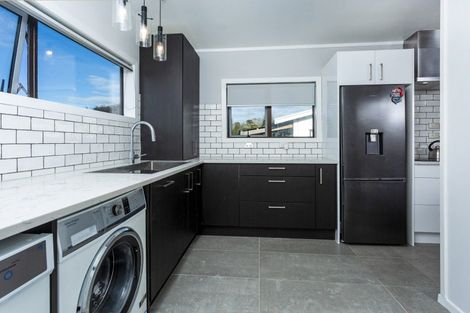 Photo of property in 2/7 Eskdale Road, Birkdale, Auckland, 0626