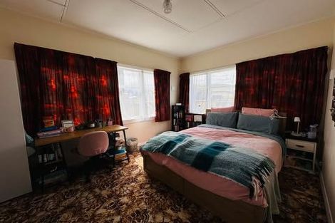 Photo of property in 6 Pirie Street, Palmerston North, 4410