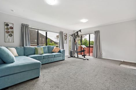Photo of property in 8 Skybird Place, Glen Eden, Auckland, 0602