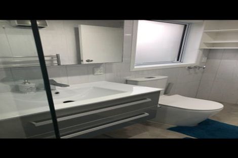 Photo of property in 16 Walworth Avenue, Pakuranga Heights, Auckland, 2010