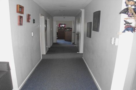 Photo of property in 6 Maadi Place, Papakura, 2110