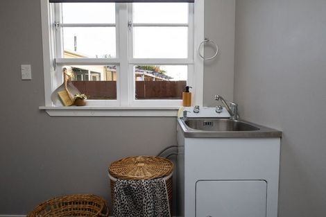 Photo of property in 25 Winston Avenue, Hokowhitu, Palmerston North, 4410