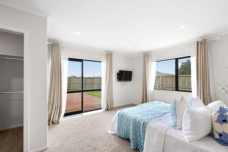 Photo of property in 33 Sirius Crescent, Rototuna North, Hamilton, 3210
