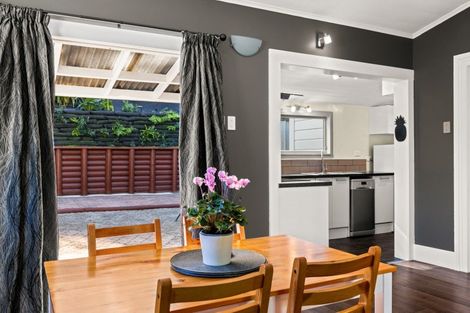 Photo of property in 85 Milton Road, Bluff Hill, Napier, 4110