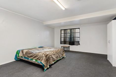 Photo of property in 2 Septimus Place, Henderson, Auckland, 0612