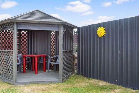 Photo of property in 28 Compton Street, Woolston, Christchurch, 8062