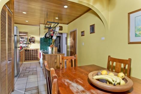 Photo of property in 27 Wairau Road, Forrest Hill, Auckland, 0627