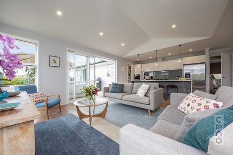 Photo of property in 11 Floyd Road, Riverhead, 0820