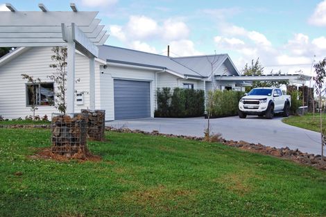 Photo of property in 7 Mountain Road, Kaiwaka, Maungaturoto, 0587