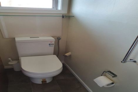 Photo of property in 77 Memorial Avenue, Ilam, Christchurch, 8053