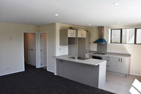 Photo of property in 1/2 Grenadine Place, Unsworth Heights, Auckland, 0632