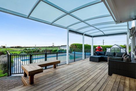 Photo of property in 255 Kaihihi Road, Okato, New Plymouth, 4381