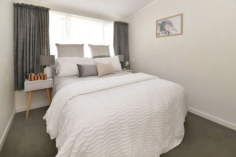 Photo of property in 23 Lillian Place, Orewa, 0931