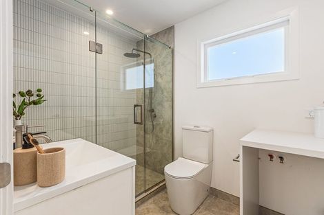 Photo of property in 17a Hamurana Place, Te Atatu Peninsula, Auckland, 0610