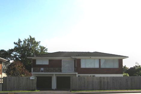 Photo of property in 4218 Great North Road, Glendene, Auckland, 0602