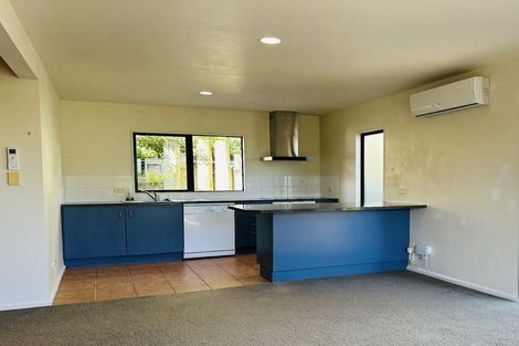 Photo of property in 25 Mariners View Road, Beach Haven, Auckland, 0626