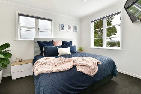 Photo of property in 32 Karaka Street, Helensville, 0800