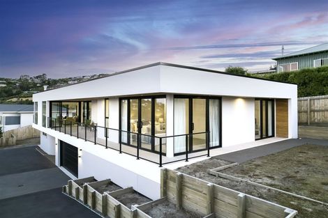 Photo of property in 73 Moncks Spur Road, Redcliffs, Christchurch, 8081