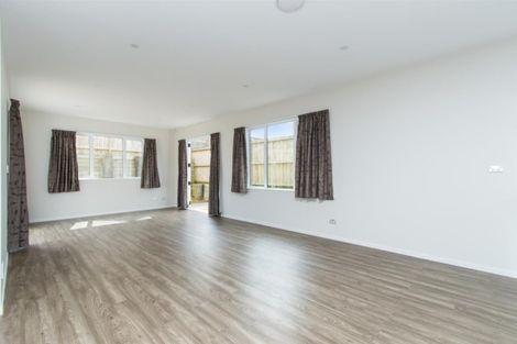 Photo of property in 27 Edgewater Drive, Karaka, Papakura, 2113