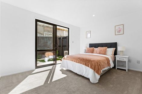 Photo of property in 2/18 Sylvan Crescent, Te Atatu South, Auckland, 0610