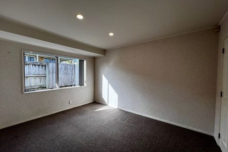 Photo of property in 6 Sandpiper Grove, Unsworth Heights, Auckland, 0632