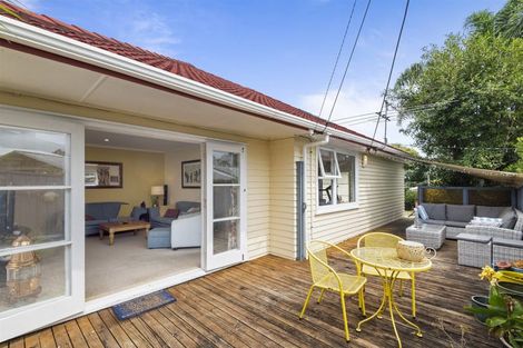 Photo of property in 22 Trinidad Road, Sunnynook, Auckland, 0620