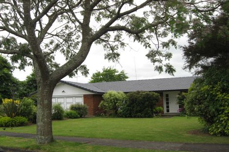 Photo of property in 22 Evanda Crescent, Conifer Grove, Takanini, 2112