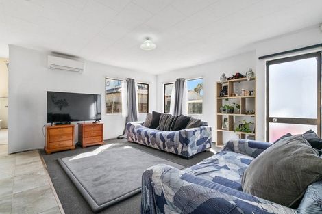 Photo of property in 1/10 Barcroft Place, Clendon Park, Auckland, 2103