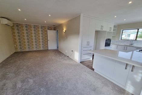 Photo of property in 9b Thorburn Avenue, Red Beach, 0932