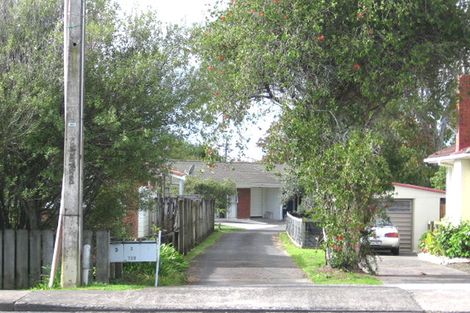 Photo of property in 2/729 Te Atatu Road, Te Atatu Peninsula, Auckland, 0610