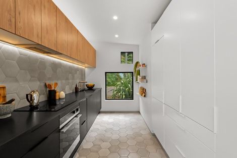 Photo of property in 49 Mount Pleasant Road, Aro Valley, Wellington, 6012